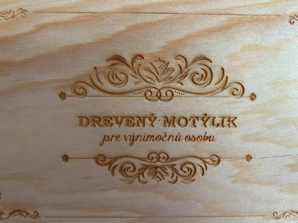 Krabička na drevného motýlika 10 x 15 cm