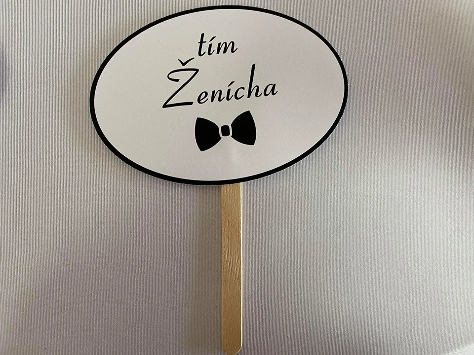 Papierová rekvizita- tím Ženícha