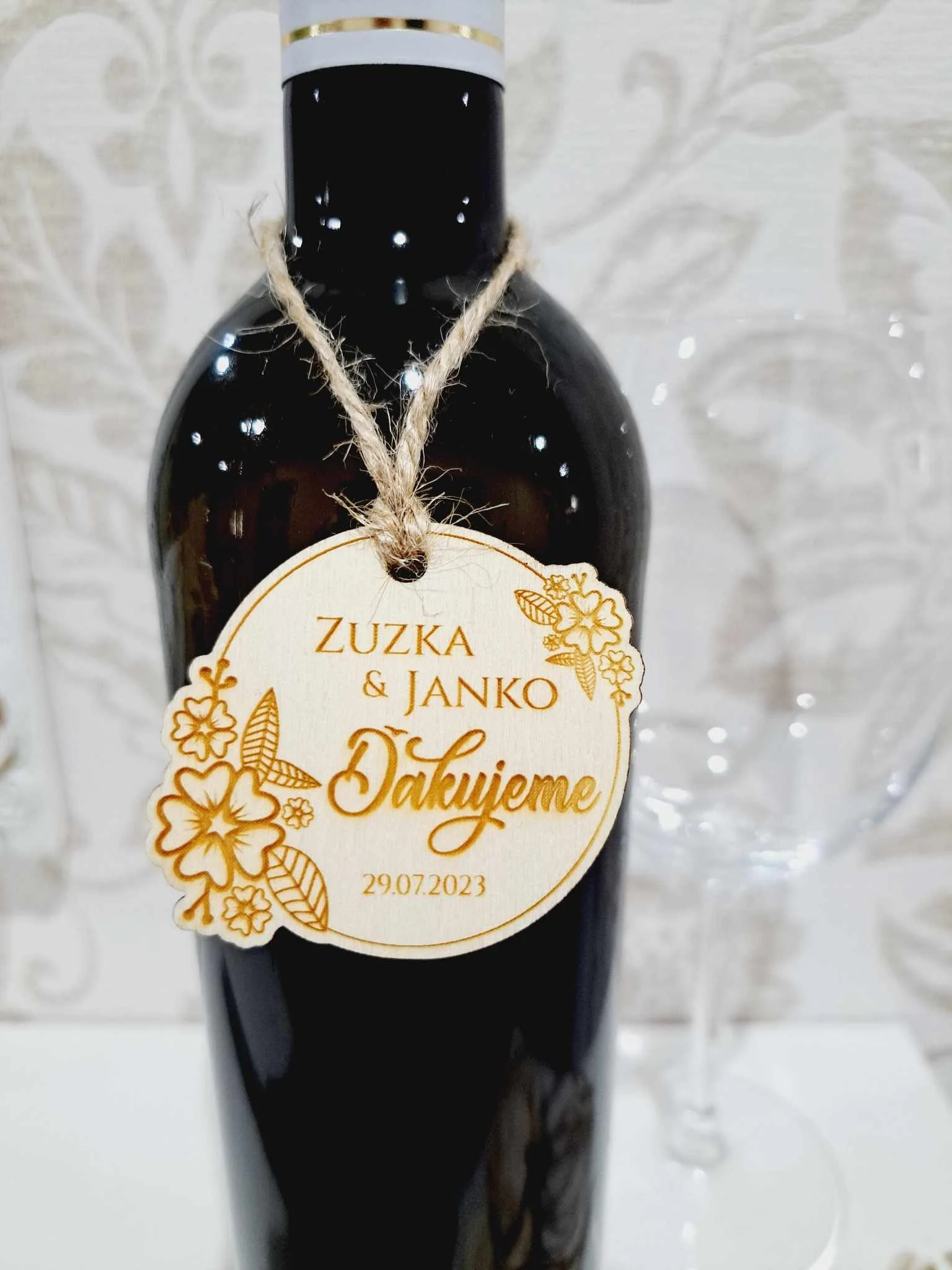 Etiketa na fľašu - drevená