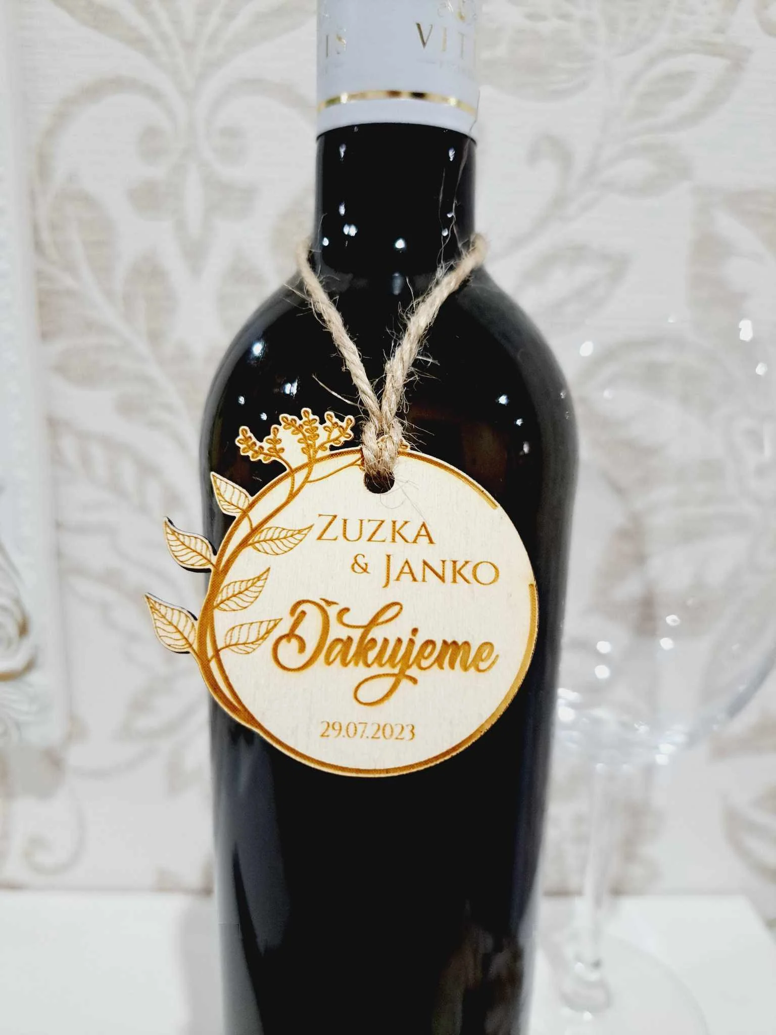 Etiketa na fľašu - drevená